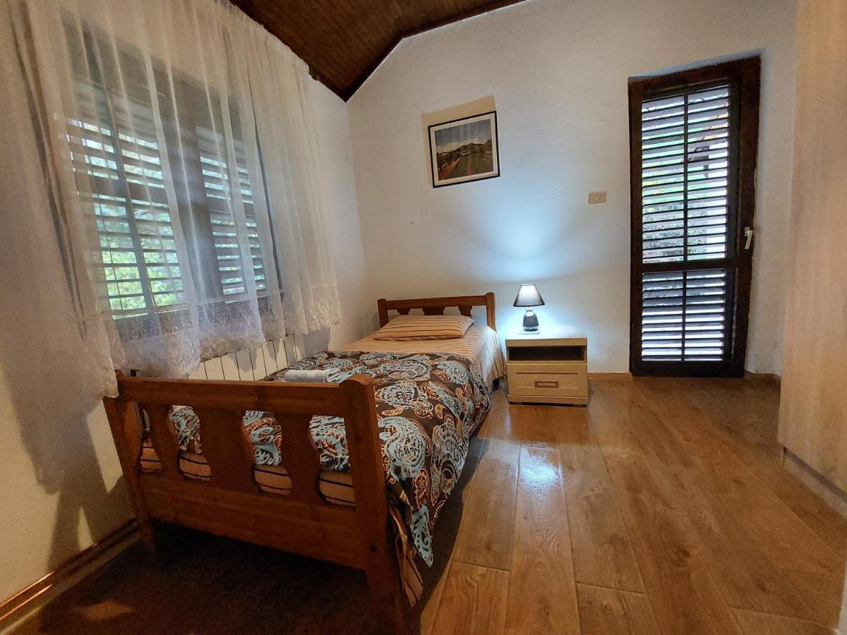 Holiday Home Milanovic Cetynia Zewnętrze zdjęcie